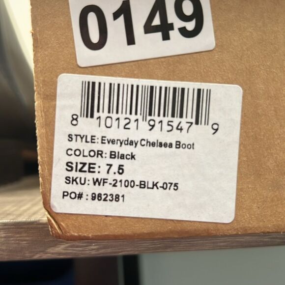 Nisolo Everyday Eva Chelsea Boots Shoes - Picture 8 of 8